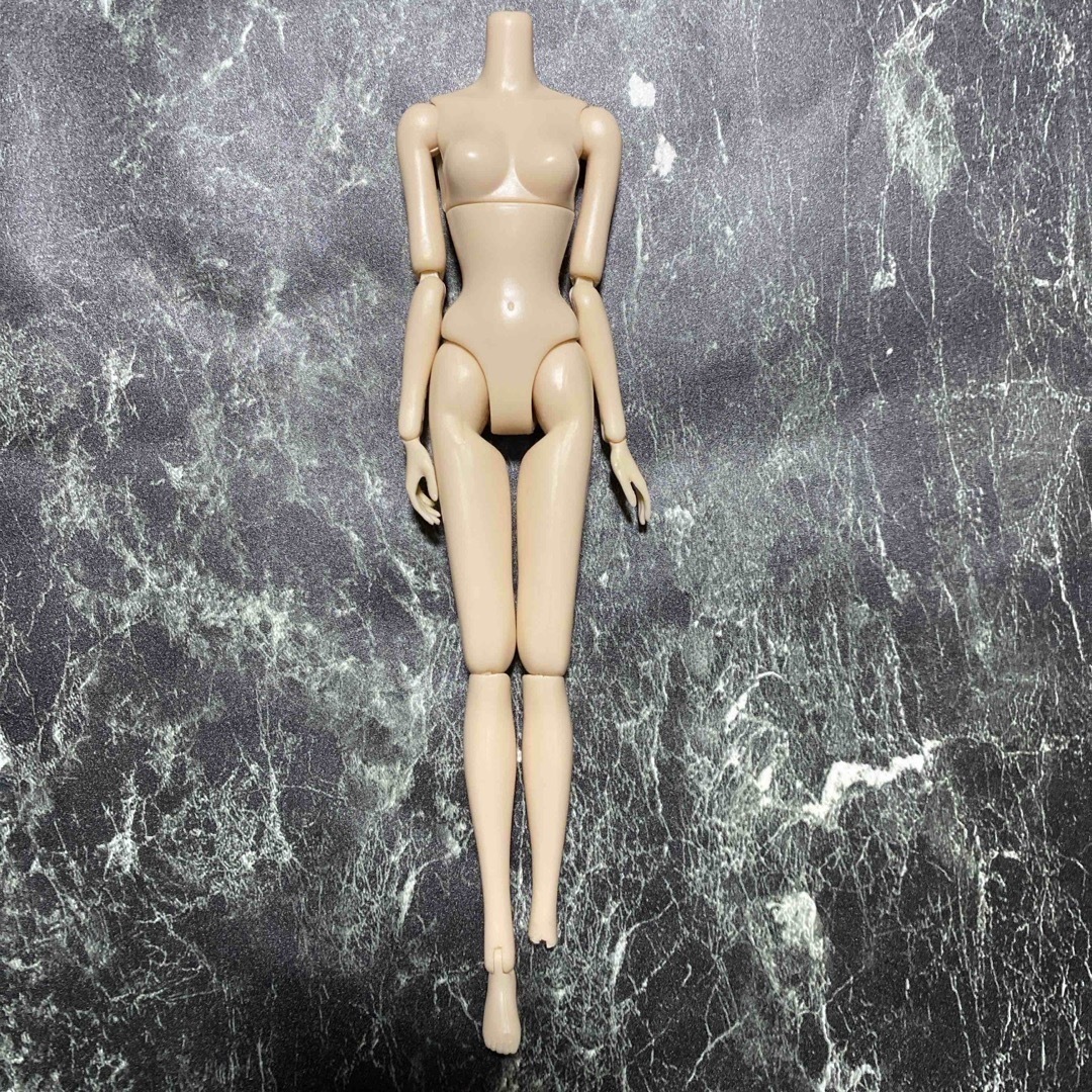 Sekiguchi(セキグチ)のmomokoドール白肌本体のみ　難あり　折れた脚つき ハンドメイドのぬいぐるみ/人形(人形)の商品写真