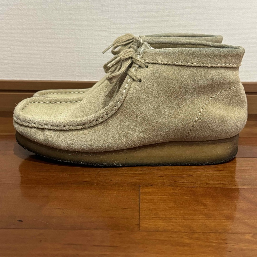 Clarks(クラークス)の【美品】クラークス Clarks ワラビー ブーツ ベージュ メンズの靴/シューズ(ブーツ)の商品写真