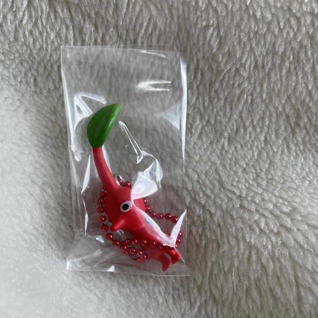 BANDAI(バンダイ)のピクミングミ　マスコット　赤ピクミン エンタメ/ホビーのおもちゃ/ぬいぐるみ(キャラクターグッズ)の商品写真