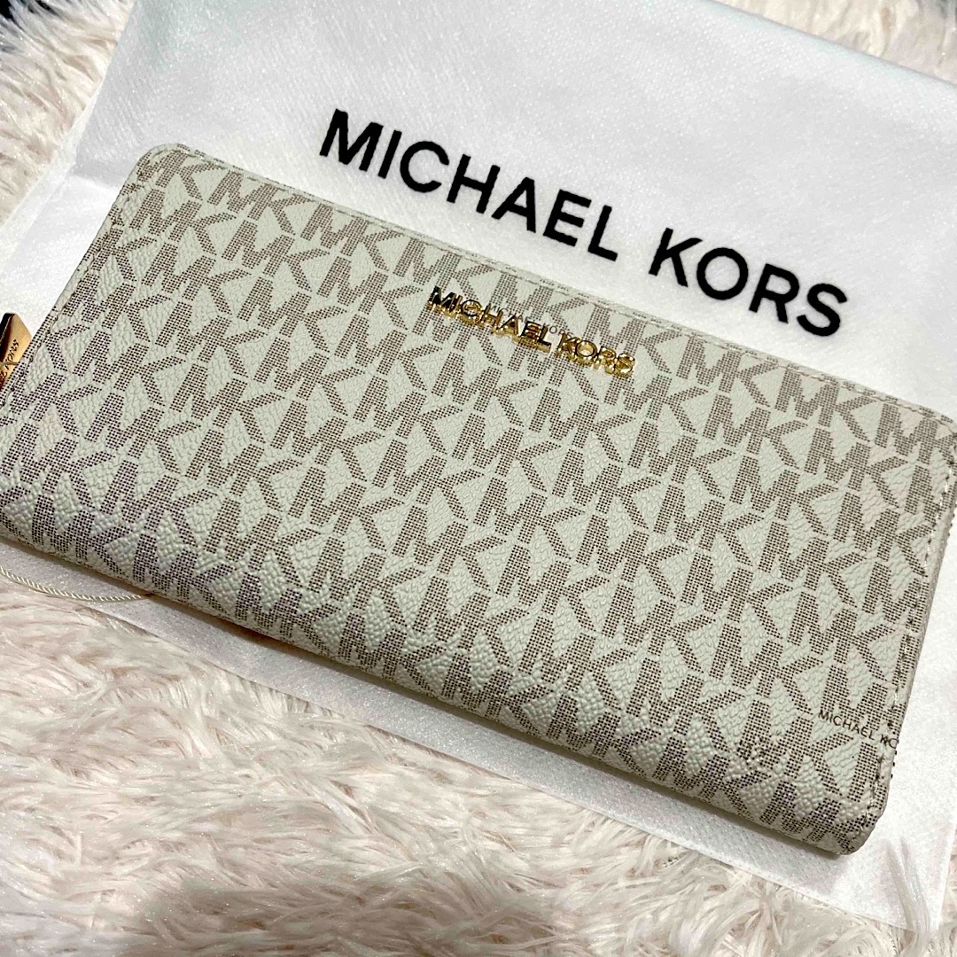 Michael Kors(マイケルコース)のもも様専用！MICHAEL KORS マイケルコース　長財布　MKシグネチャー レディースのファッション小物(財布)の商品写真