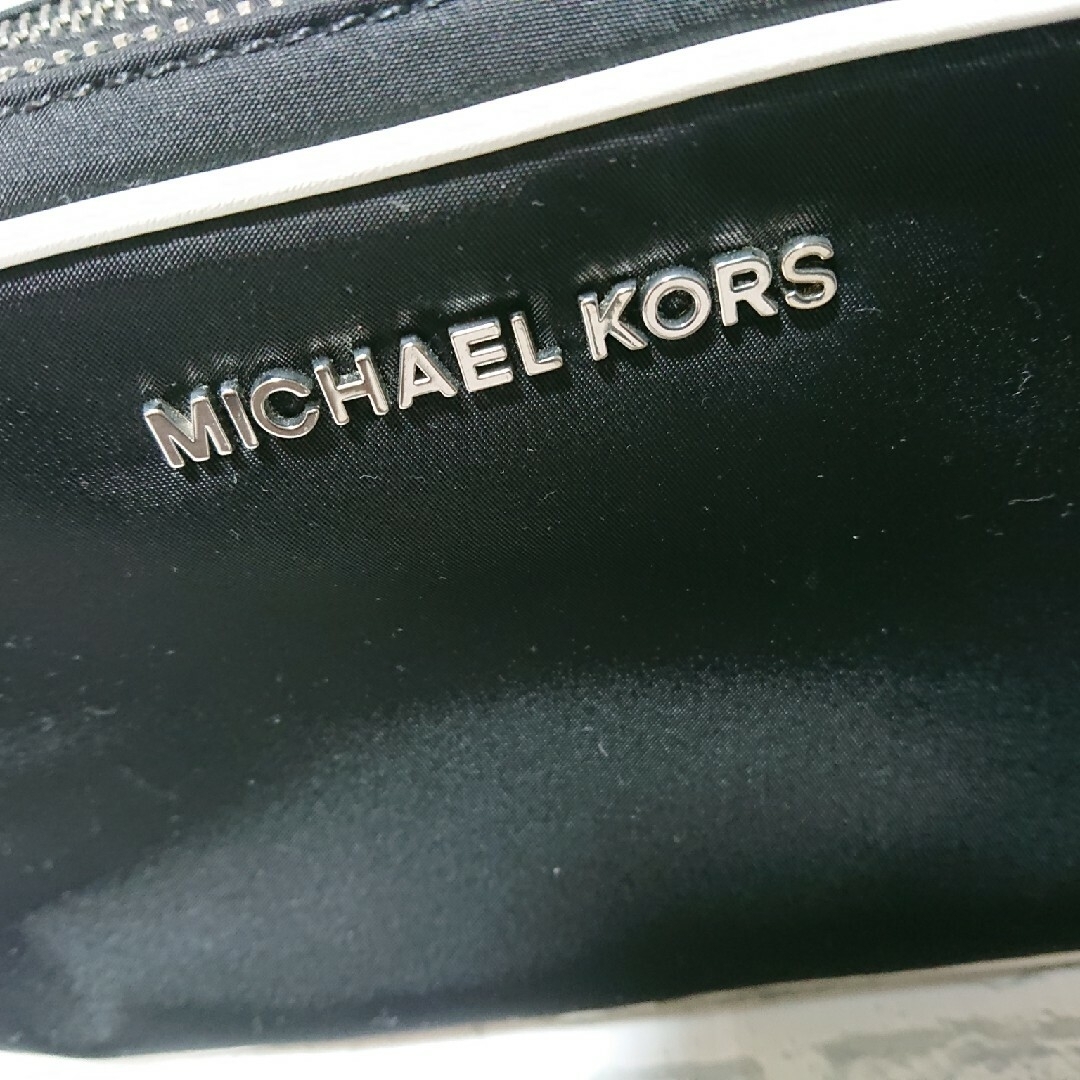 Michael Kors(マイケルコース)の(美品)MKミニショルダーバッグ レディースのバッグ(ショルダーバッグ)の商品写真