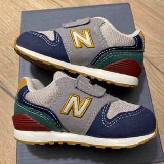 ニューバランス(New Balance)の12センチ グレー×ネイビー ニューバランス スニーカー キッズ(スニーカー)