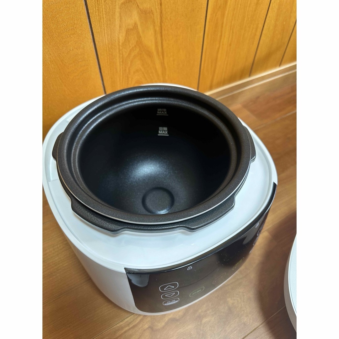 T-fal(ティファール)の値下げ　新品　T-FAL 電気圧力鍋 ラクラ・クッカー CY3501JP　未使用 インテリア/住まい/日用品のキッチン/食器(調理道具/製菓道具)の商品写真