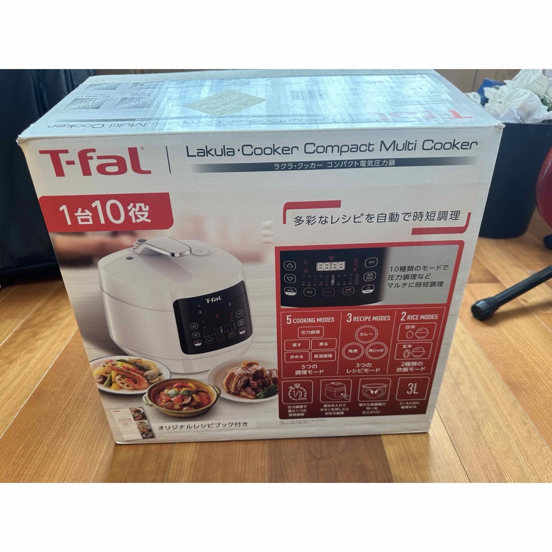 T-fal(ティファール)の値下げ　新品　T-FAL 電気圧力鍋 ラクラ・クッカー CY3501JP　未使用 インテリア/住まい/日用品のキッチン/食器(調理道具/製菓道具)の商品写真