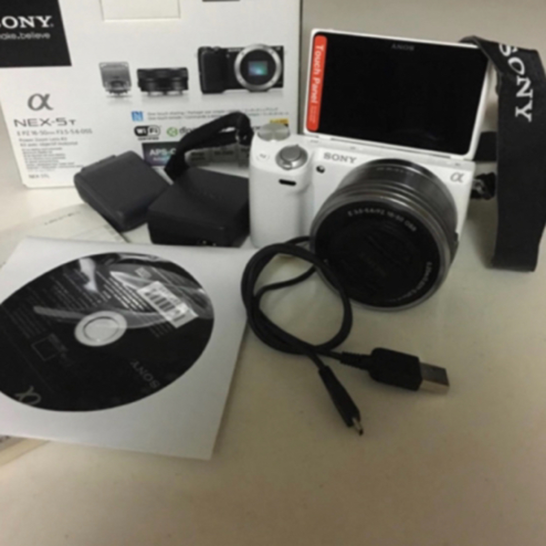 SONY(ソニー)のSONY NEX-5 白 ミラーレスカメラ スマホ/家電/カメラのカメラ(ミラーレス一眼)の商品写真