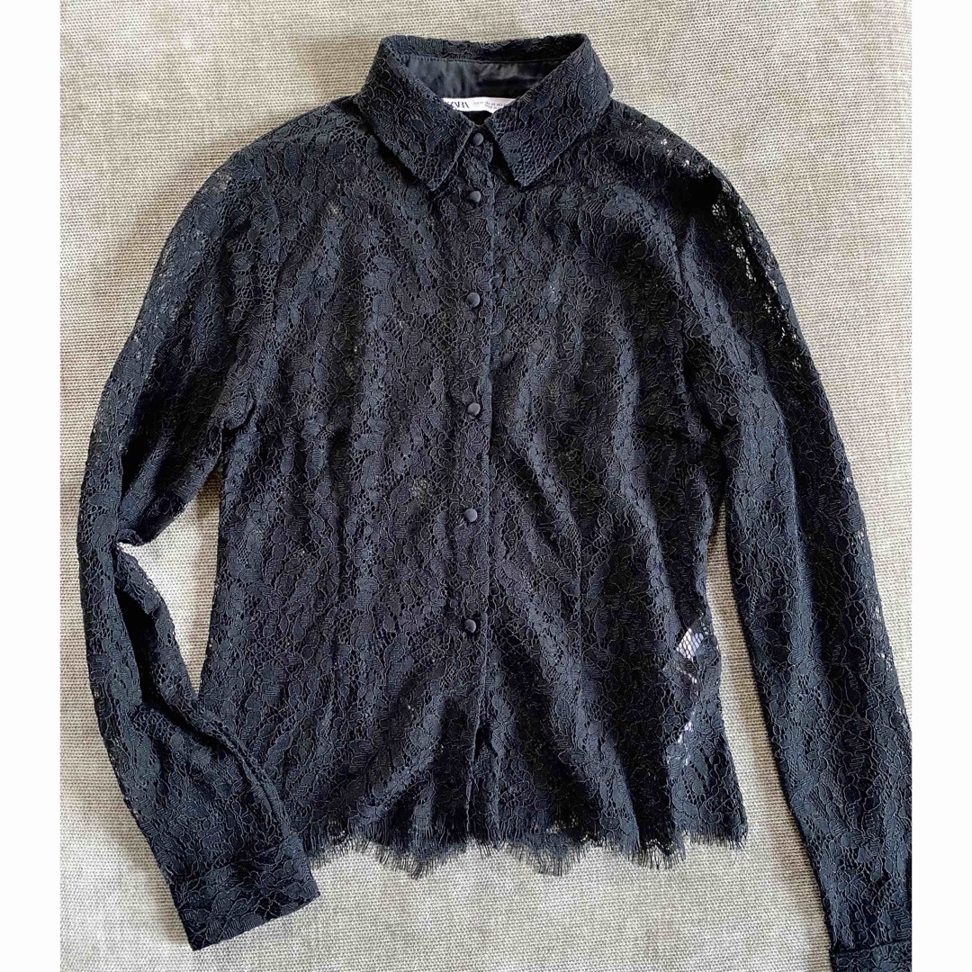 ZARA(ザラ)の【新品】ZARA 花柄 シースルー レースシャツ ブラウス　ブラック レディースのトップス(シャツ/ブラウス(長袖/七分))の商品写真