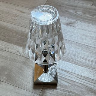 カルテル(kartell)の専用ページ(テーブルスタンド)