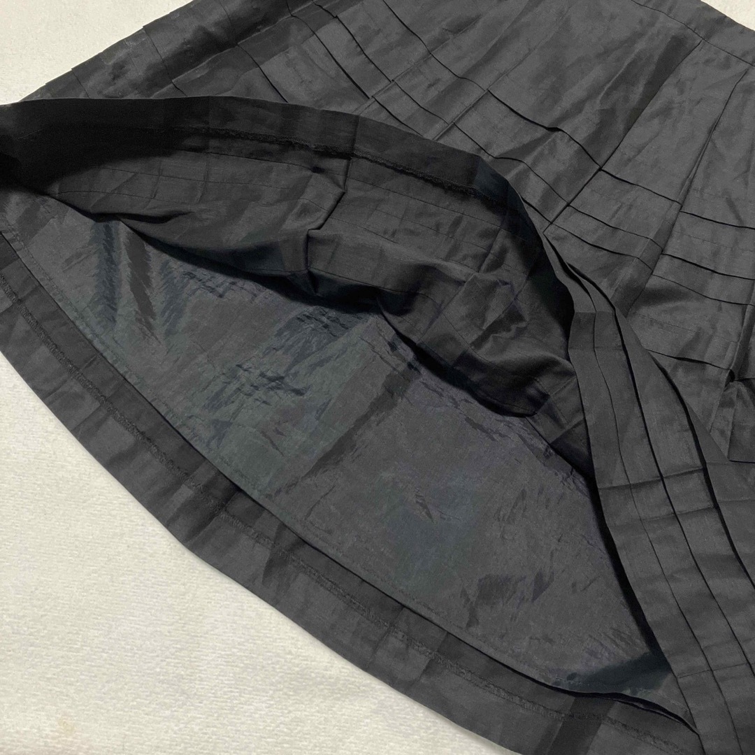 MICHEL KLEIN(ミッシェルクラン)のMICHEL KLEIN ミッシェルクラン ひざ丈スカート　S 黒　無地シンプル レディースのスカート(ひざ丈スカート)の商品写真
