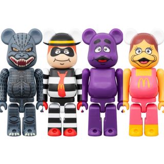 ベアブリック(BE@RBRICK)の【BE@RBRICK】ゴジラVSマクドナルド ベアブリック4体セット(キャラクターグッズ)