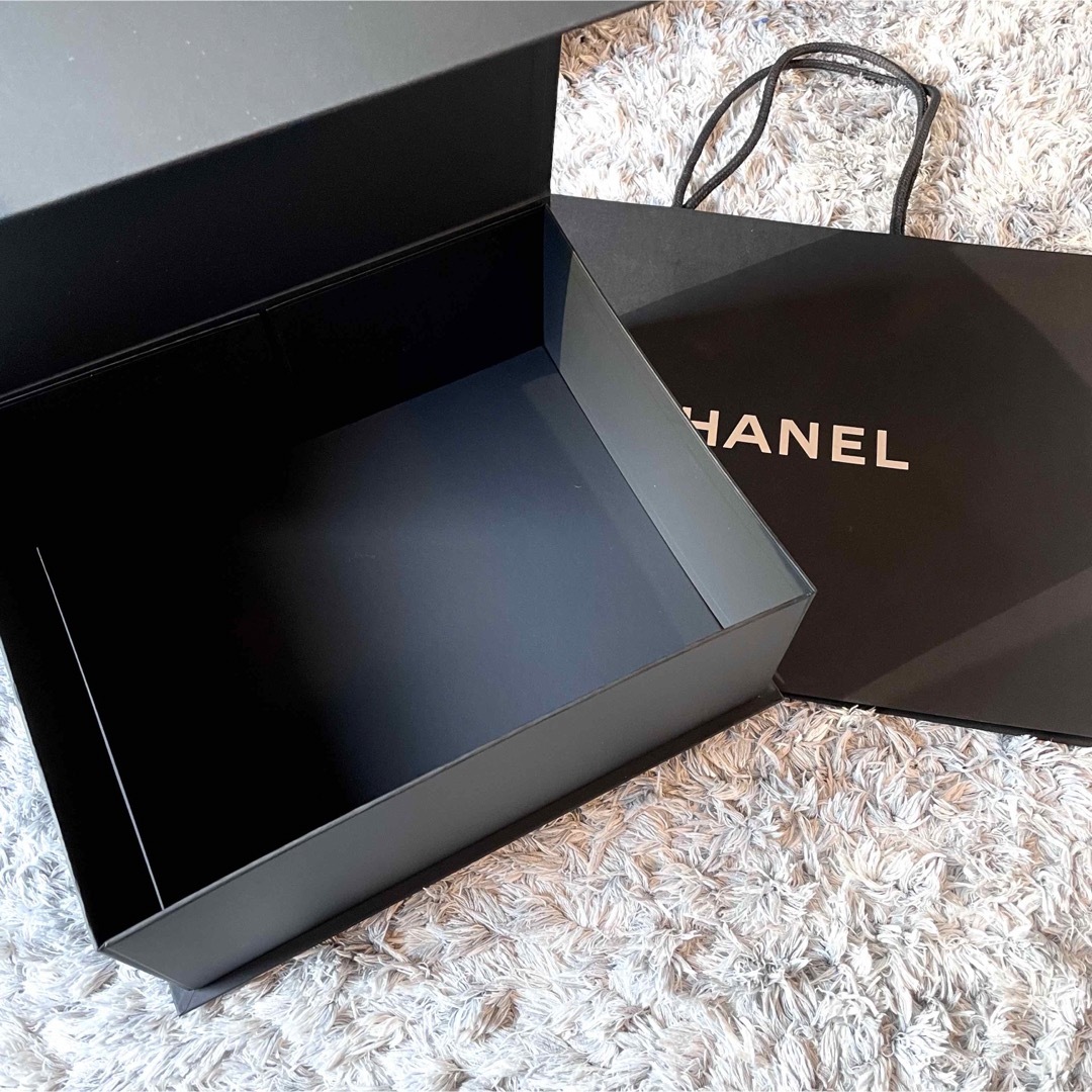 CHANEL - 【美品】CHANEL シャネル 大きい空箱&ショッピング袋 CHANEL - 【美品】CHANEL シャネル 大きい空箱&ショッピング袋