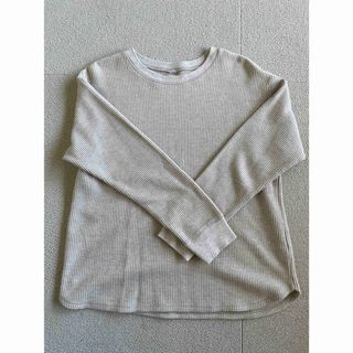 ユニクロ(UNIQLO)のワッフルオーバーサイズクルーネックT（長袖）　ユニクロ  UNIQLO ベージュ(カットソー(長袖/七分))