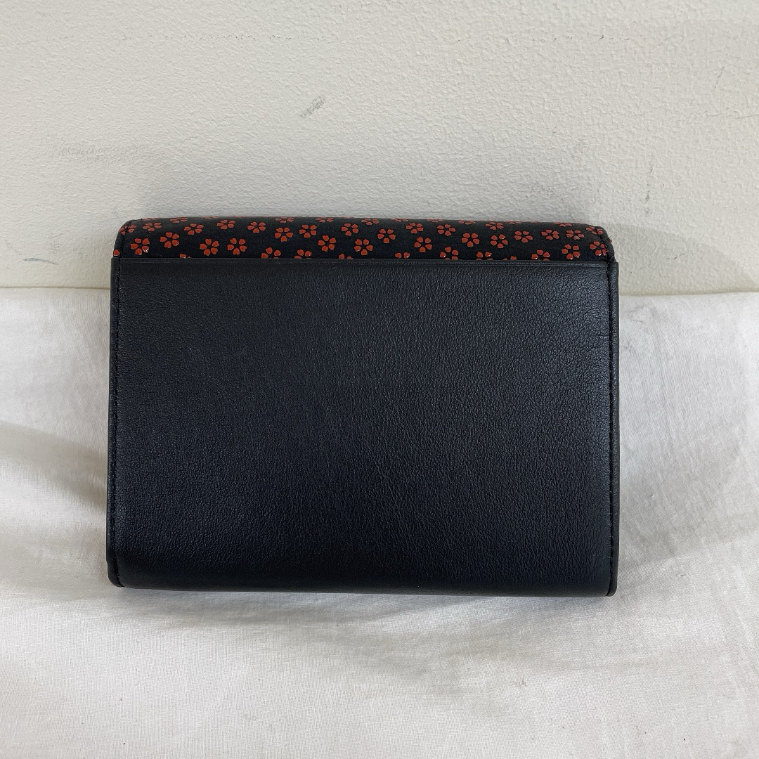 印伝　中ファスナー折財布　赤桜 レディースのファッション小物(財布)の商品写真