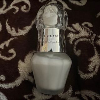 ジルスチュアート(JILLSTUART)のほぼ新品未使用 JILL STUART イルミネイティング セラムプライマー (化粧下地)