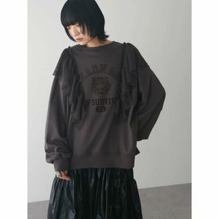 グリーンパークス(green parks)の【チャコールグレー】SUGAR SPOON タイガーptラッフルスウェット 24SS/フリル/トレーナー/メッシュ/ロゴプリント(カットソー(長袖/七分))