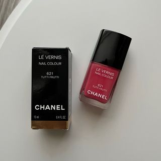 シャネル(CHANEL)のCHANEL ヴェルニ 621 トゥッティフルッティ(マニキュア)