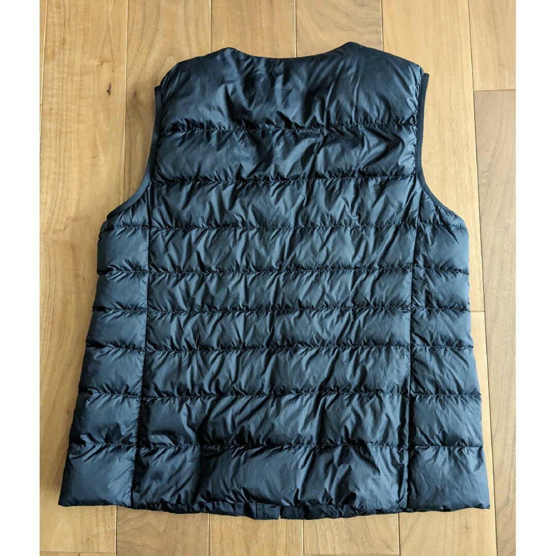 美品 無印良品 ダウンベスト 黒 パッカブル レディース XL レディースのジャケット/アウター(ダウンベスト)の商品写真