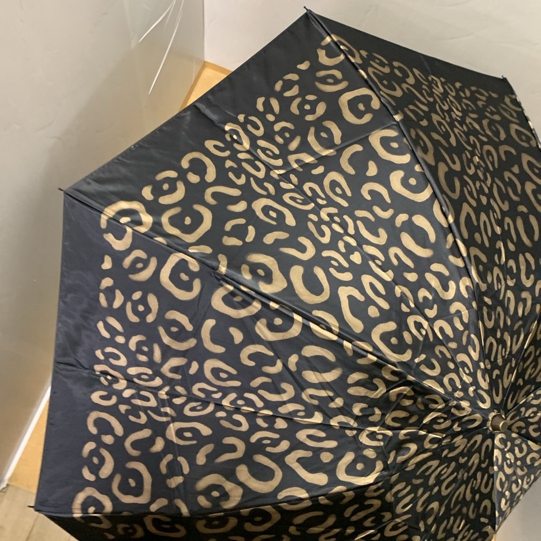 Yves Saint Laurent(イヴサンローラン)のイヴ・サンローラン折りたたみ雨傘 レディースのファッション小物(傘)の商品写真