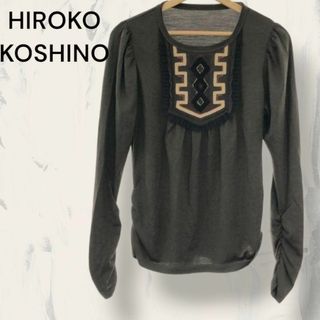 ヒロココシノ(HIROKO KOSHINO)のHIROKO KOSHINO カットソー Uネック ワンポイント グレー(カットソー(長袖/七分))