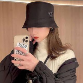 プラダ　PRADA バケットハット　バケハ　インポート　新品未使用(ハット)