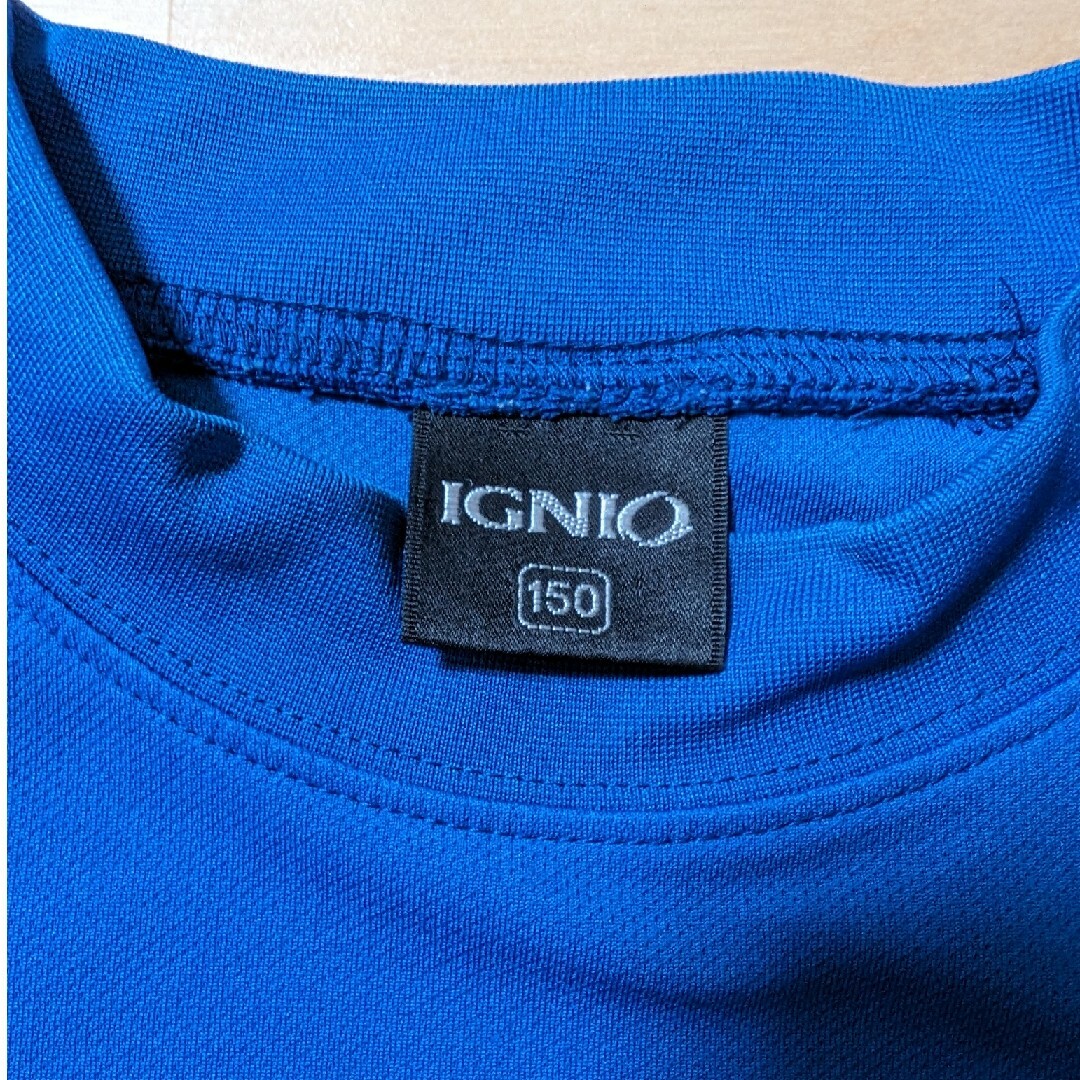 Ignio(イグニオ)のサッカー　アンダーシャツ　青　ignio　サイズ150 スポーツ/アウトドアのサッカー/フットサル(ウェア)の商品写真