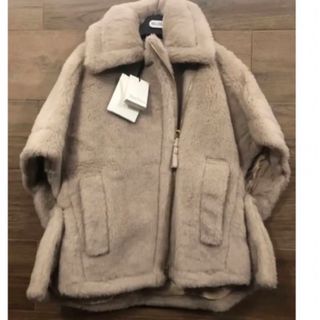 マックスマーラ(Max Mara)のMax Mara manto テディベアケープ　新品タグ付き(ポンチョ)