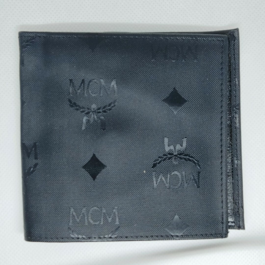 MCM　二つ折り財布約10cm×20cm