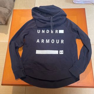 アンダーアーマー(UNDER ARMOUR)のアンダーアーマー  パーカー　ブラック(パーカー)