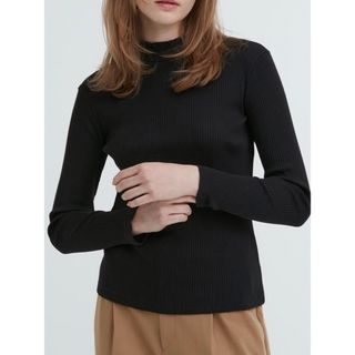 ユニクロ(UNIQLO)のユニクロ リブハイネックT ブラック(カットソー(長袖/七分))