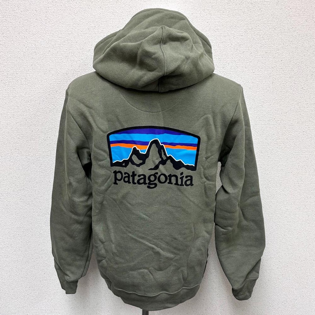 patagonia(パタゴニア)の新品 パタゴニア フィッツロイ ホライゾンズアップライザル パーカー カーキ M メンズのトップス(パーカー)の商品写真