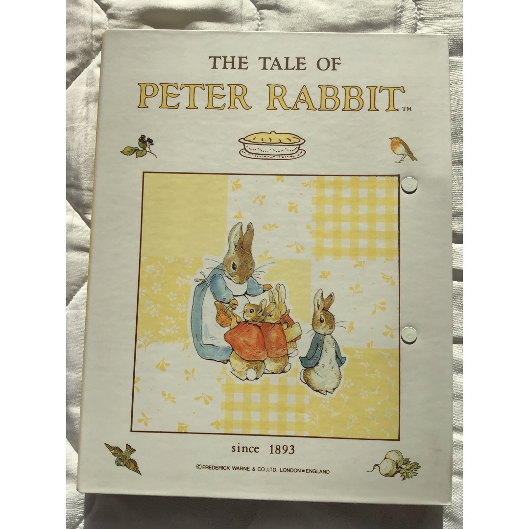 PETER RABBIT（TM）(ピーターラビット)のピーターラビット　バインダー インテリア/住まい/日用品の文房具(ファイル/バインダー)の商品写真