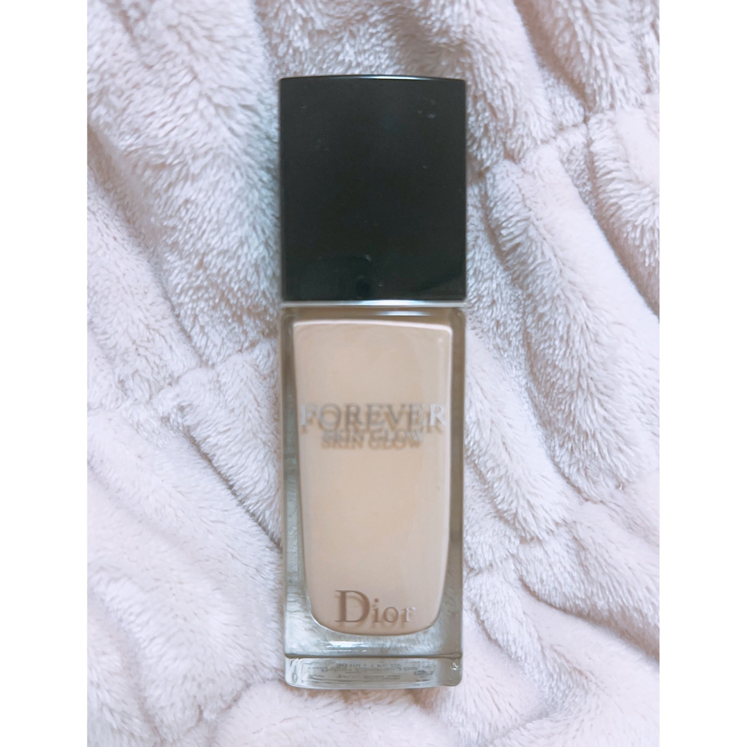 Dior(ディオール)のdior ディオールスキンフォーエヴァーフルイドグロウ　0CR コスメ/美容のベースメイク/化粧品(ファンデーション)の商品写真