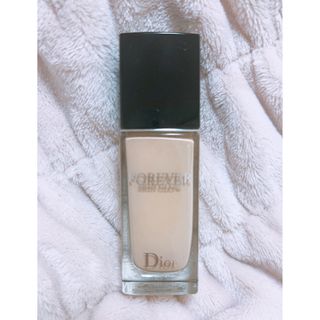 ディオール(Dior)のdior ディオールスキンフォーエヴァーフルイドグロウ　0CR(ファンデーション)