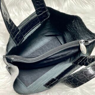 【新品・良いレザーのバッグ】フルラ サリー クロコ型押し ブラック ハンドバッグフルラ国内正規店