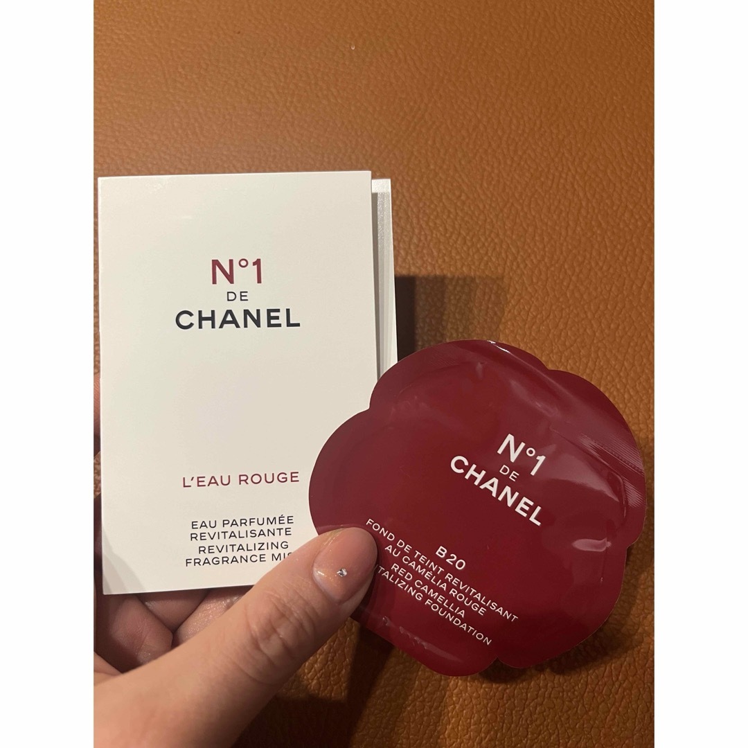 CHANEL(シャネル)のCHANEL 「No.1 DE CHANEL」　ボディミストとファンデーション コスメ/美容のキット/セット(サンプル/トライアルキット)の商品写真