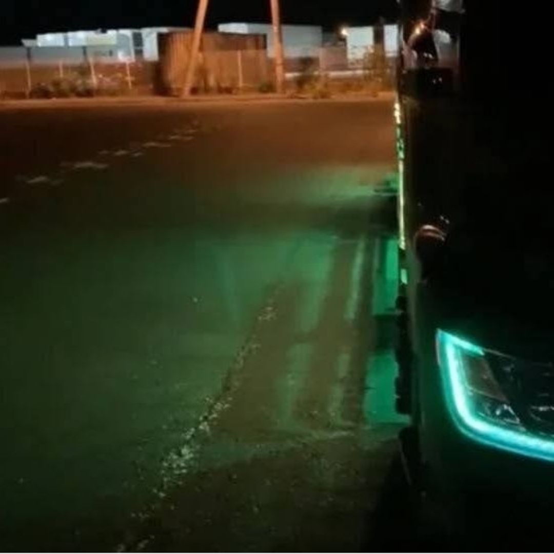 激眩 24V LED シャーシマーカー 低床4軸 防水仕様 グリーン 20個 緑 自動車/バイクの自動車(車外アクセサリ)の商品写真
