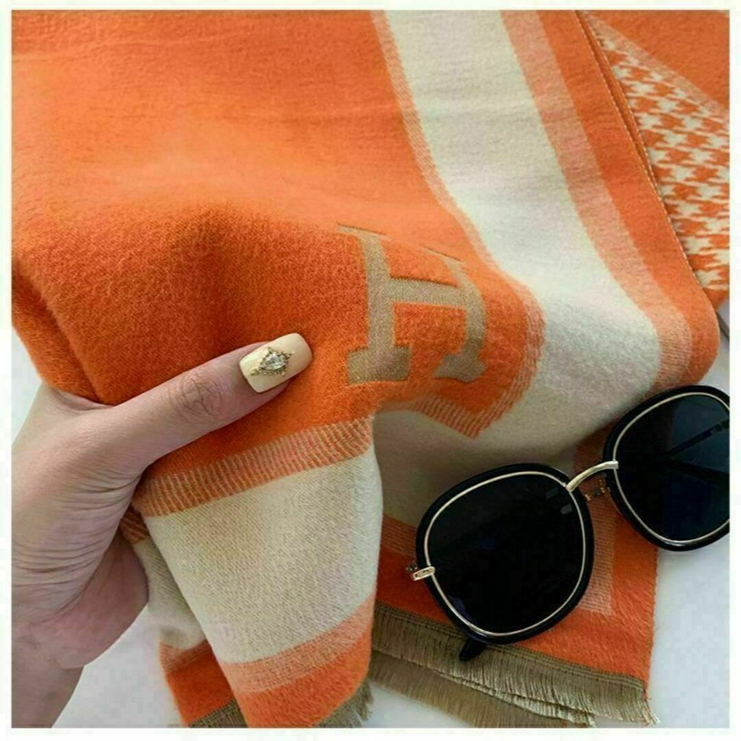 大判　マフラー　H　ロゴ　ブランケット　膝掛け　ストール オレンジ　橙 レディースのファッション小物(マフラー/ショール)の商品写真