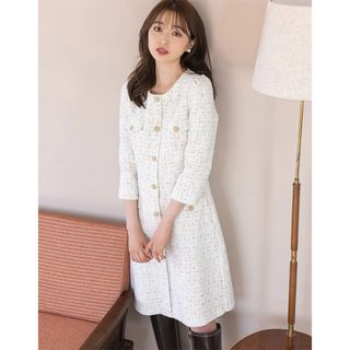 トッコクローゼット(TOCCO closet)のスノーフレーク飾り釦付きツイードワンピース【maread マレード(ひざ丈ワンピース)