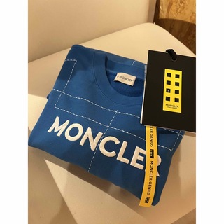 モンクレール(MONCLER)の〈新品タグ付き〉モンクレール Genius(ジーニアス)トレーナー ロゴ ブルー(スウェット)