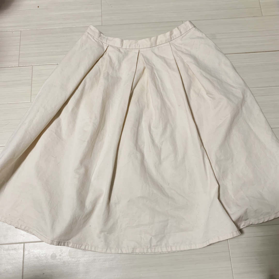 Ungrid(アングリッド)の【新品タグ付き】ungrid  ホワイト ミドル丈スカート レディースのスカート(ひざ丈スカート)の商品写真