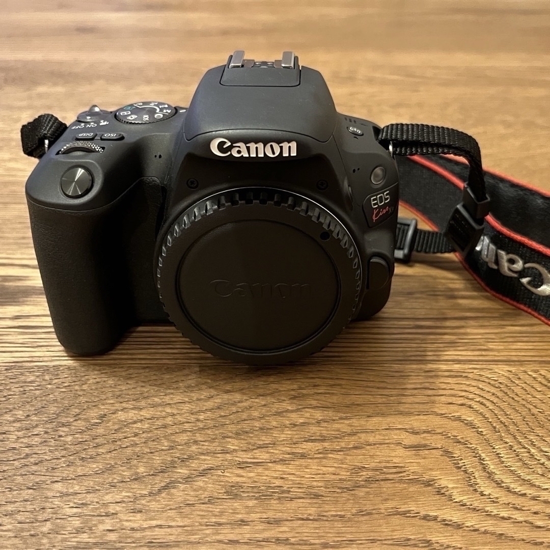 Canon(キヤノン)のCanon EOS KISS X9 ダブルズームキット＋必須アイテムセット スマホ/家電/カメラのカメラ(デジタル一眼)の商品写真