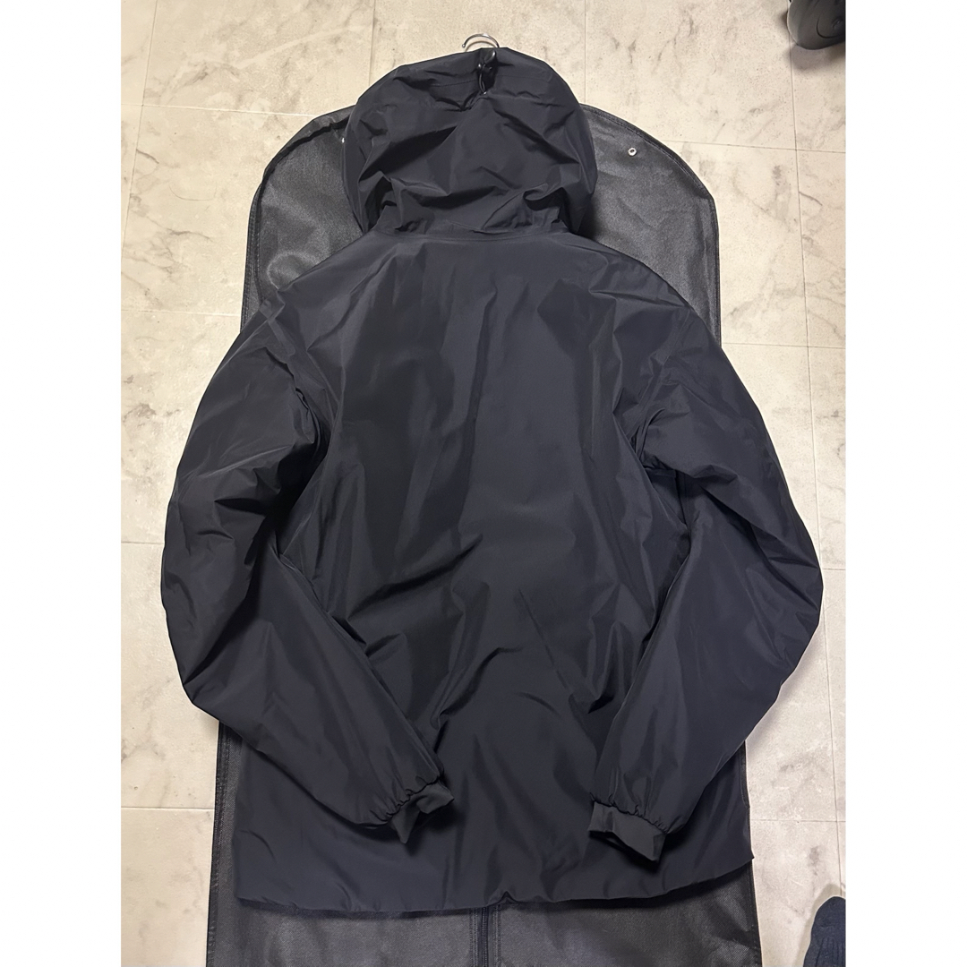 ARC'TERYX(アークテリクス)のアークテリクス　Alpha IS Jacket Lサイズ　新品未使用　 メンズのジャケット/アウター(マウンテンパーカー)の商品写真