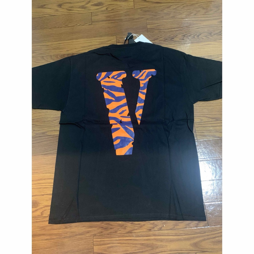 VLONE(ヴィーローン)の⭐️VLONE半袖シャツ < L > メンズのトップス(Tシャツ/カットソー(半袖/袖なし))の商品写真