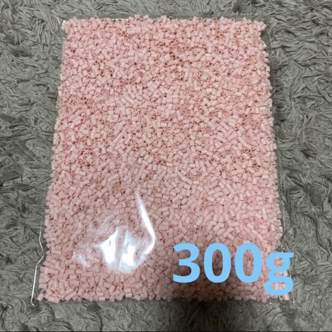 【ピンク小 300g】枕 補充用 パイプ インテリア/住まい/日用品の寝具(枕)の商品写真