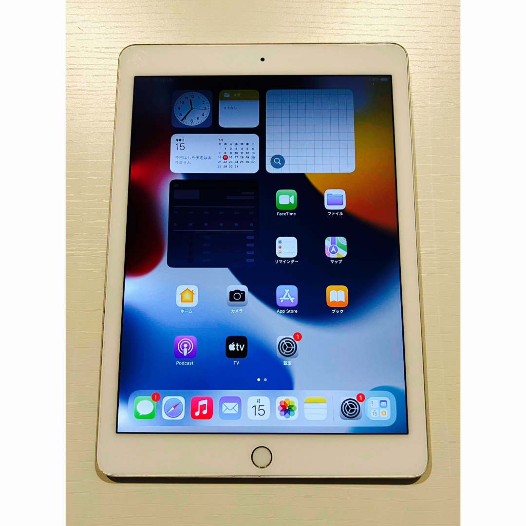 iPad(アイパッド)の値下げ iPad Air 2 Wi-Fi モデル 64GBシルバー スマホ/家電/カメラのPC/タブレット(タブレット)の商品写真