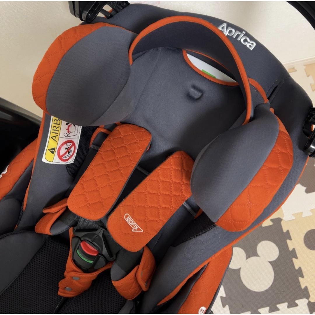 Aprica(アップリカ)のアップリカ☆チャイルドシート☆フラディアグロウプレミアムISOFIX☆綺麗☆ キッズ/ベビー/マタニティの外出/移動用品(自動車用チャイルドシート本体)の商品写真