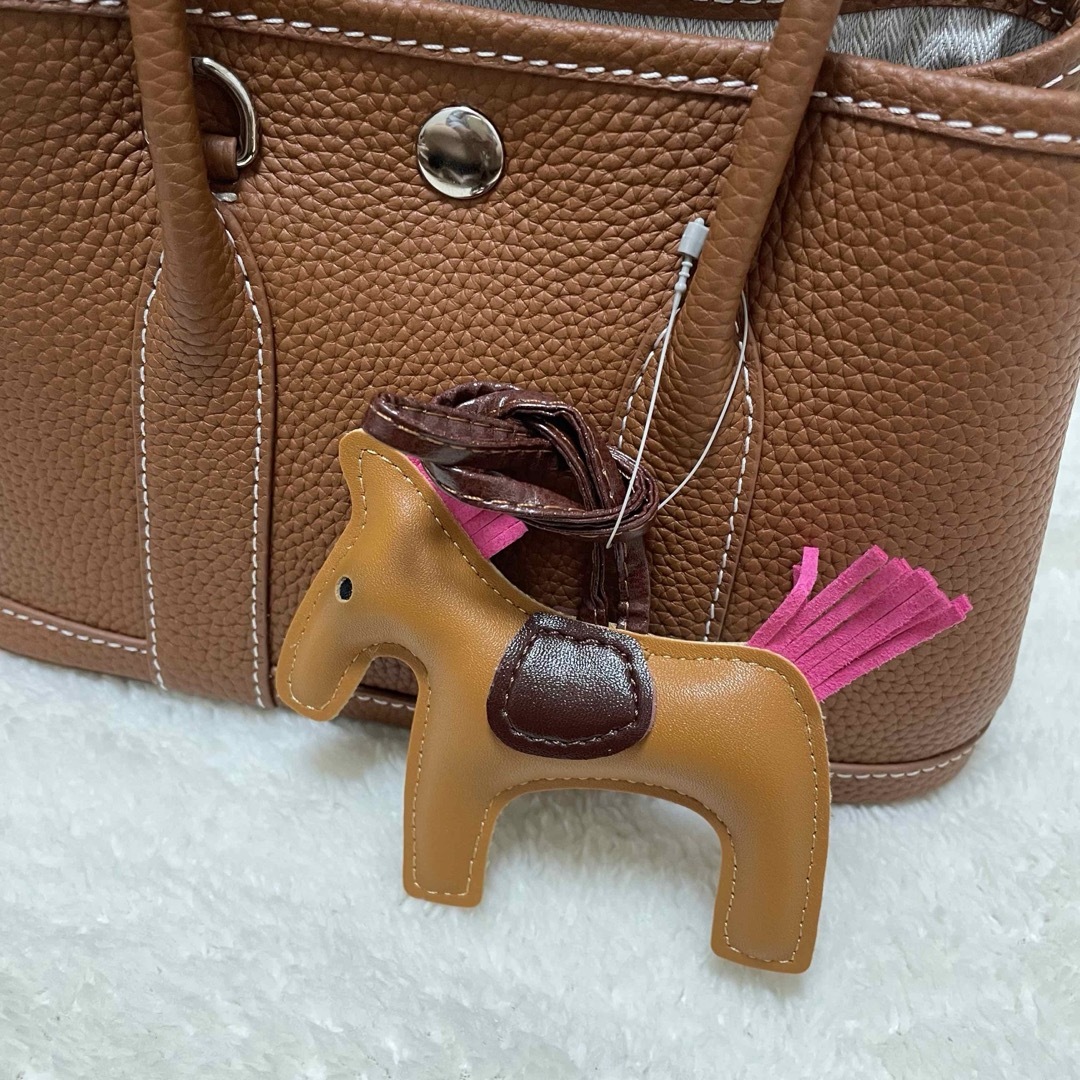 本革　牛革　トートバッグ　茶色　ブラウン　PM スカーフとお馬さん付き レディースのバッグ(トートバッグ)の商品写真