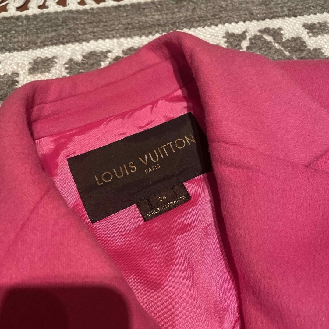 LOUIS VUITTON(ルイヴィトン)のルイヴィトン上品なビビットピンク　ウール・アンゴラロングコート レディースのジャケット/アウター(ロングコート)の商品写真
