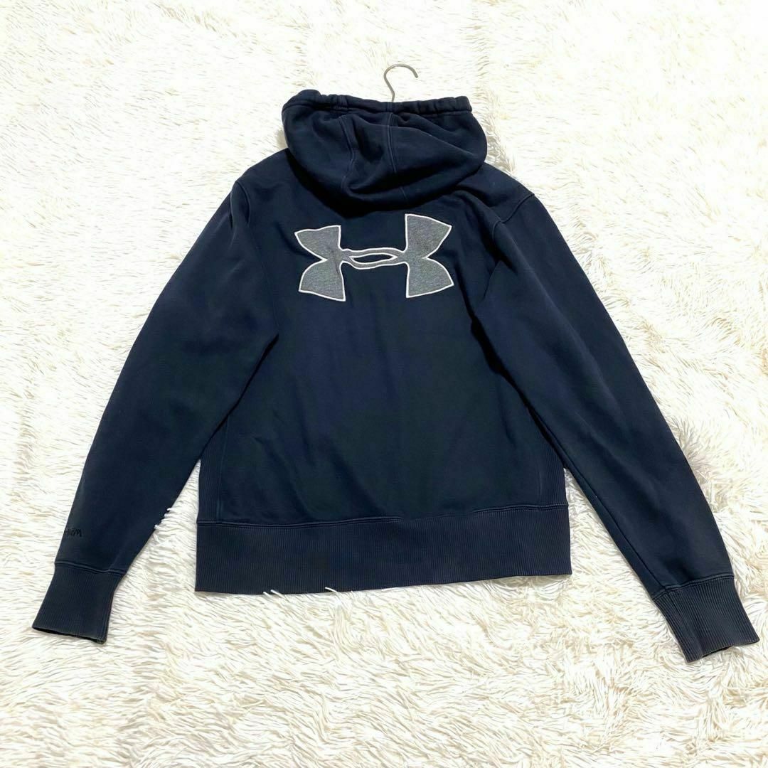 UNDER ARMOUR(アンダーアーマー)のパーカー ジップアップ アンダーアーマー バッグロゴ 刺繍ロゴ ネイビー M メンズのトップス(パーカー)の商品写真