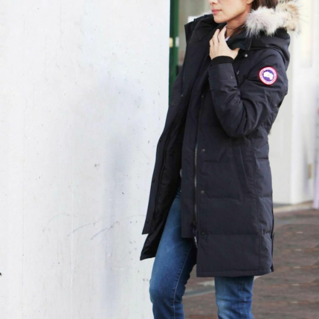 CANADA GOOSE(カナダグース)のカナダグースMackenzie ロングダウンコート 紺色2302JL サザビー レディースのジャケット/アウター(ロングコート)の商品写真