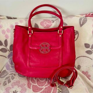 トリーバーチ(Tory Burch)の★美品★トリーバーチTORY BURCH ★華やかローズ系レッドの2wayバッグ(トートバッグ)